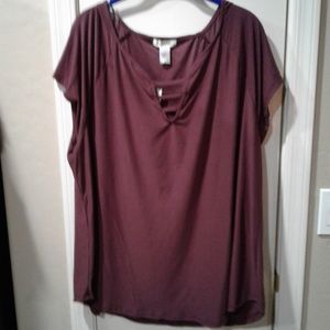Avenue Burgundy  vee neck  top sz 3x fits like 2x